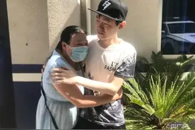 失联25年后重逢，民警帮小伙落户找到其生母图片