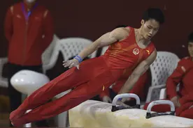 （体育）体操——亚锦赛：尹德行晋级鞍马决赛图片