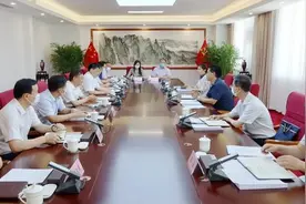 河南省委直属机关工委专题调研组到省人大常委会机关调研指导机关党建工作图片