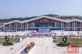 郑渝高铁全线开通倒计时，武汉到重庆成都将提速1小时图片