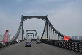 钱塘江上最惊艳的桥来了！新彭埠大桥今日亮相，杭州地铁即将首次实现“踏浪飞渡”图片