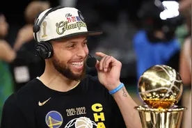 戴维森学院9月1日将退役库里的30号球衣图片