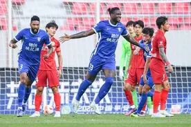 中超的黑色幽默？武汉三镇领跑联赛，升班马夺冠奇迹再现？图片