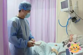 赶巧了！当“新手爸爸”和“老手爸爸”在产房相遇……图片