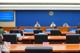 即日起，重庆取消二手车限迁政策、放宽车驾管社会服务站申办图片