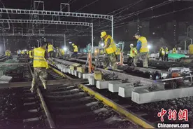 广西南崇高铁成功引入既有南宁站 将加快联通东盟图片