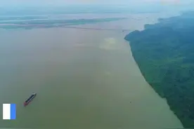 持续高水位 鄱阳湖水域实施交通管制 部分船舶需压舱通行图片