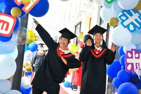 改编版《孤勇者》火了！黄小娃毕业典礼仪式感满满图片