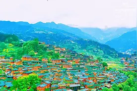 回首向来经行处，有时风雨有时晴图片