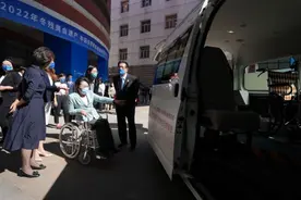 曾服务北京冬残奥会的238辆无障碍车 将为更多残疾人提供出行便利图片