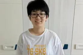 高考678分！沈阳那个在蔬菜大棚旁“蹭网”上课的女孩真了不起图片