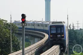 今日起，单轨3号线鱼洞-江北机场T2航站楼段全程迎来8编组列车图片