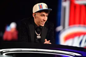 雷霆GM：霍姆格伦是球队未来成功的关键图片