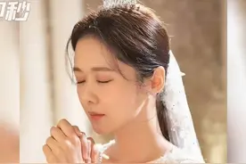 30秒｜韩星张娜拉婚礼举行 歌手郑容和现场献唱图片