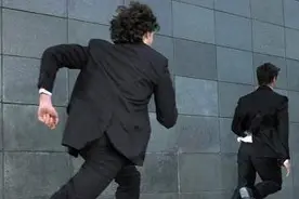 VC开始抢化学博士，月薪8万图片