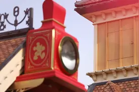 意外！票价便宜、没被秒光！上海迪士尼门票今早恢复销售，有人怕年卡约不上又掏钱买票，有人还在观望…图片