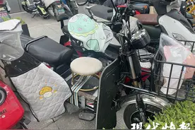 你的电动车装了儿童安全座椅吗？没有行业标准的安全座椅如何保障安全？图片