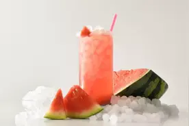 隔夜冰西瓜到底能不能食用？医生：能，但要这样处理……图片