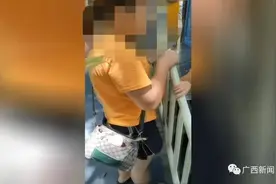 南宁两小孩玩耍时磕碰，一母亲动手致对方孩子头部受伤送医图片