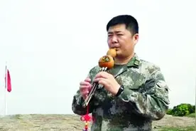 曾驻守香港17年！感受这名青岛退役老兵对奔涌香江的难舍深情图片