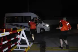 上海游客被困三甲港外堤浅滩，夏天去海边玩，要注意些什么？图片