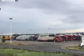 海南琼州海峡复运 海南铁路轮渡全力抢运滞留旅客、车辆过海图片