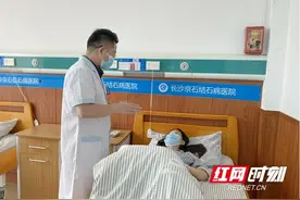 胆囊结石不痛就没关系？医生：沉默的结石要小心图片