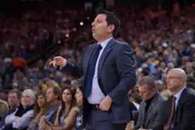 老鹰将聘用迈克-隆戈巴尔迪担任球队助教图片