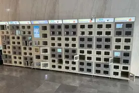 ​记者帮｜一单收费四毛五？这样的外卖柜，杭州小哥吐槽“太贵了，用不起”图片