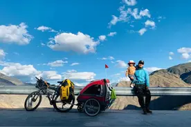 和爸爸骑行4000多公里的小女孩，有了新变化图片