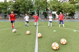 湖北秭归：快乐学足球 开心度暑假图片