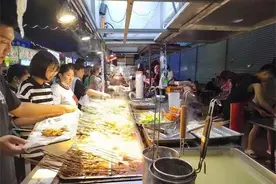 传统夜市规模缩减，济南夜市江湖再变，“新玩法”升级图片