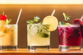 上新玩梗嗑CP，瑞幸、喜茶在小红书上玩出一套“高性价比营销”图片