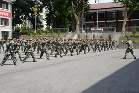 关注｜实战化挂钩训练，淬炼过硬民兵战斗队图片