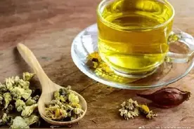 夏天多喝点热茶比较好图片