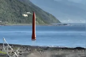 大成功？台湾首枚类卫星载具火箭升空2分钟落海 岛内网友：像玩具图片