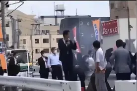 韩媒：安倍遇刺后 为朴槿惠飞身挡酒瓶的女保镖引发热议图片