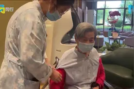 老人纷纷打疫苗 增强个人抵抗力