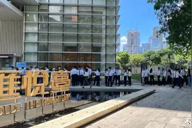 前国足队长被曝抛售天价豪宅，1.45亿+5000万验资，看房中介排起长龙图片