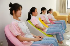 “中美日韩高中生疫情下的生活”调查：中国高中生经常有消极情绪或行为的比例最低图片