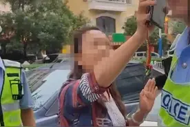 女司机逆行被查时扬言“找你们队长”，交警：已扣3分罚款200元图片