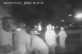 杭州女子感冒仍坚持跳广场舞，突发热射病晕厥！他一个“公主抱”后，就开始狂奔......图片