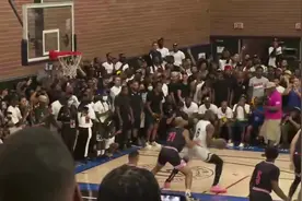 重返德鲁联赛轰下42+16！詹姆斯晒与阿赞合照&集锦：我的好兄弟图片