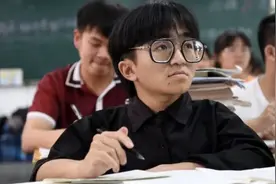 “扭扭车”男孩被安工程录取，学校：将制定针对性培养方案视频封面