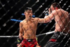 UFC格斗之夜：李景亮TKO穆斯里穆 苏木达尔基遗憾告负图片