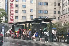 久违了，杭州市中心终于下雨啦！你那里风雨大吗？图片