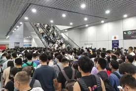 十分钟到站4000多人，北京这里换乘地铁为何排队这么久？图片