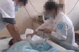 护士抢救中打手机是为求援，发布视频不能意气用事 | 时评图片