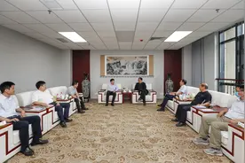 情系院士 真挚服务——郑东新区党工委书记、郑州中原科技城党工委书记孙建功走访慰问张改平院士图片