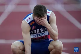 田径世锦赛：世界纪录保持者沃尔霍姆获男子400米栏第七名图片